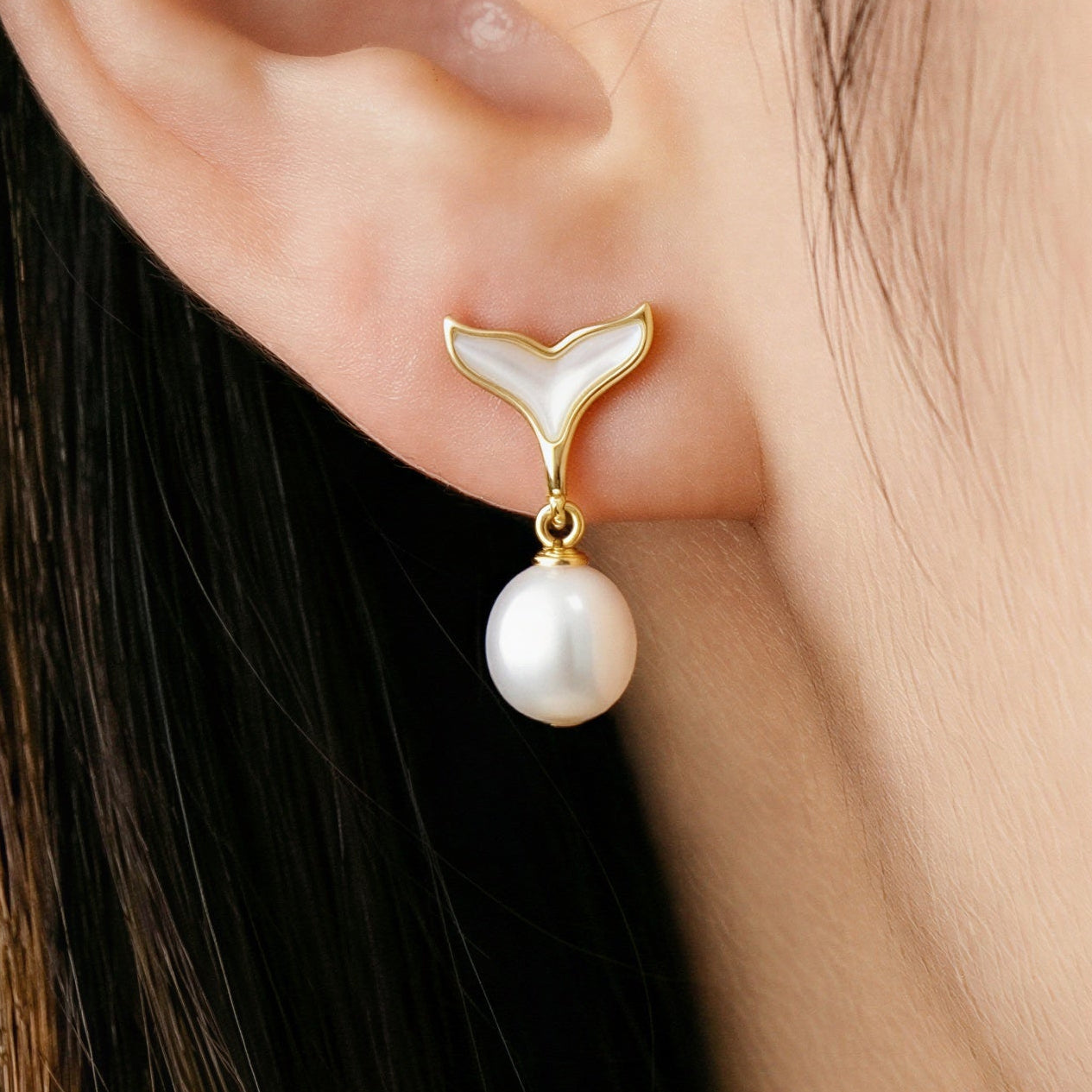 Siren Pearl Earring