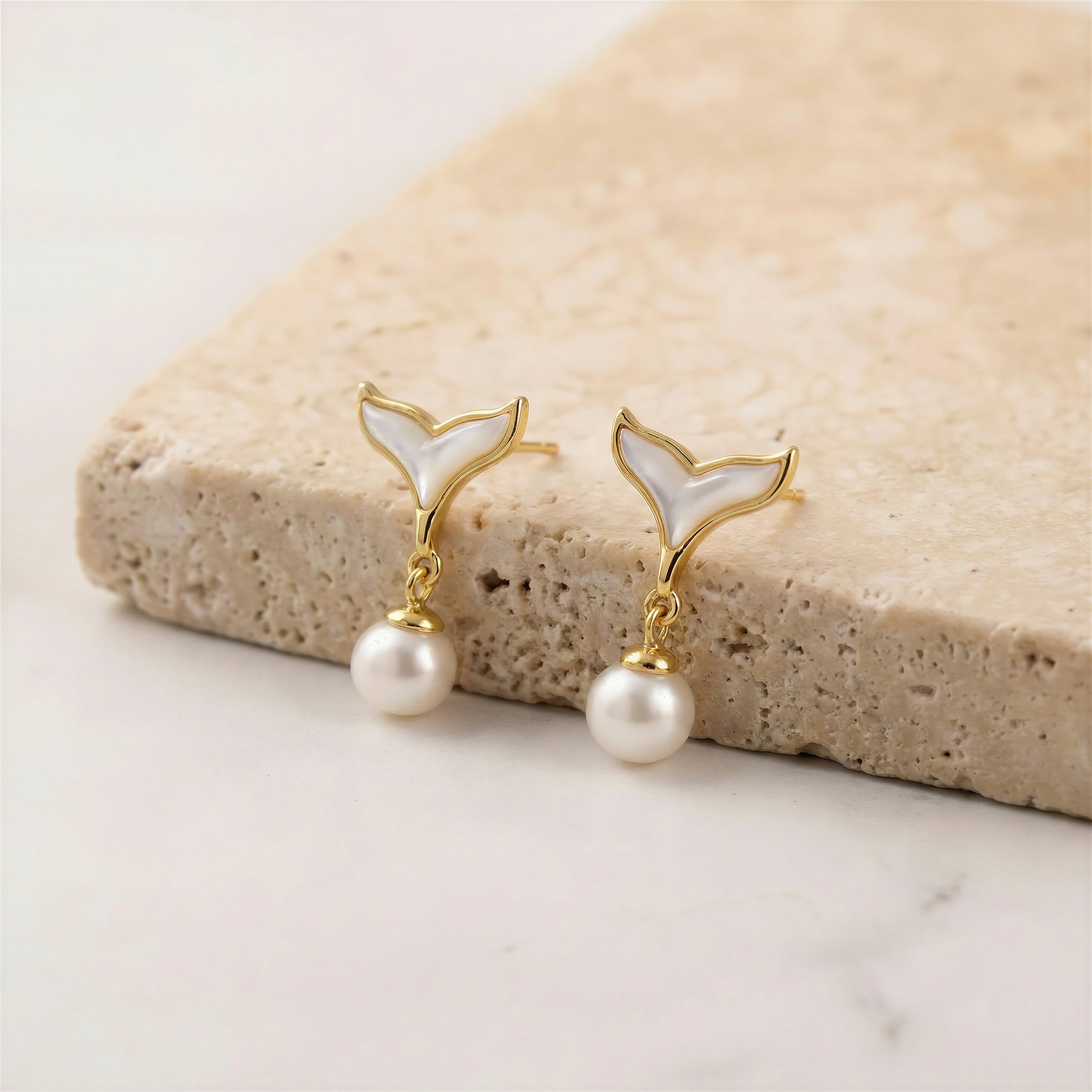 Siren Pearl Earring