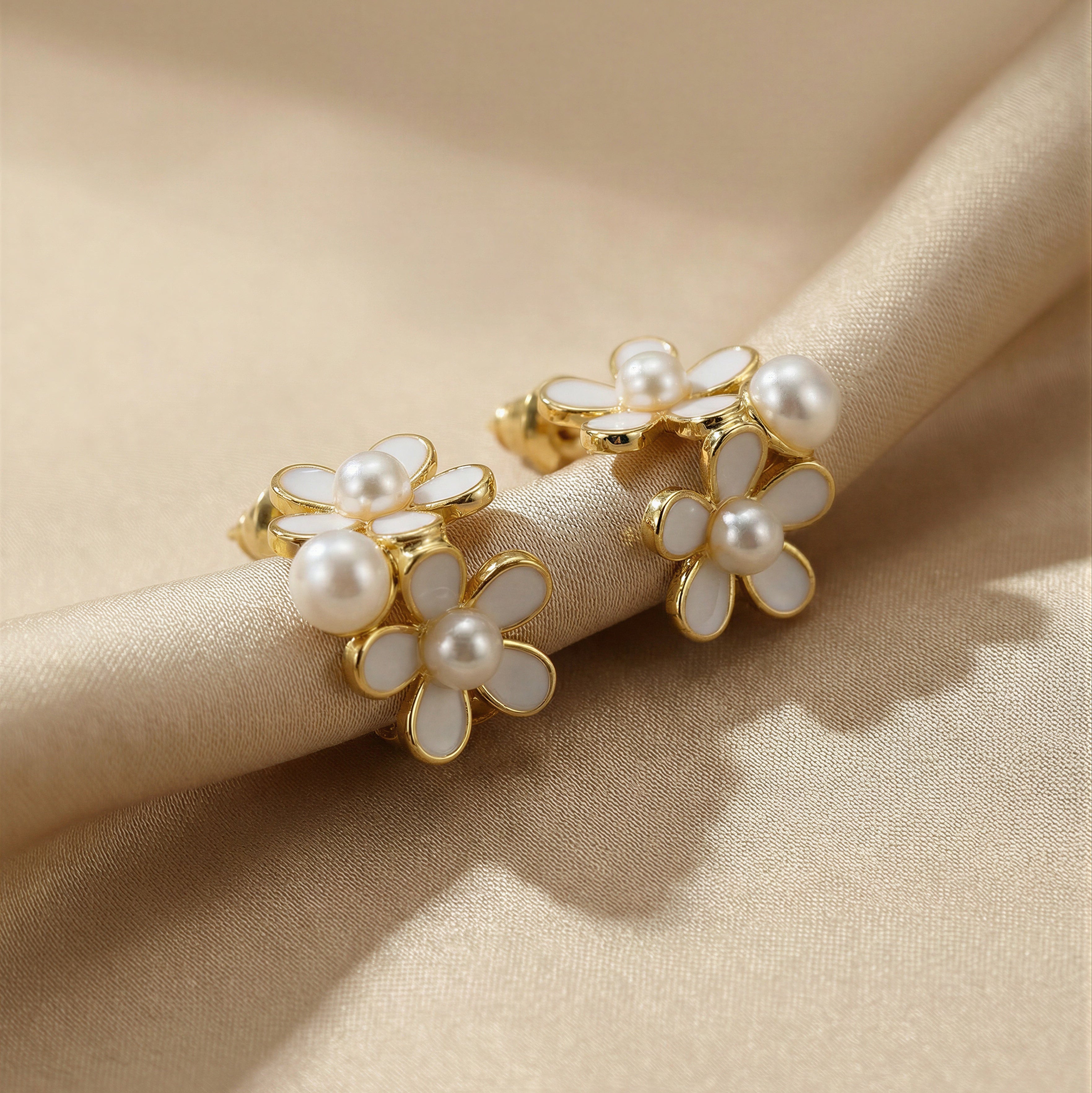 Meadow Pearl Earring